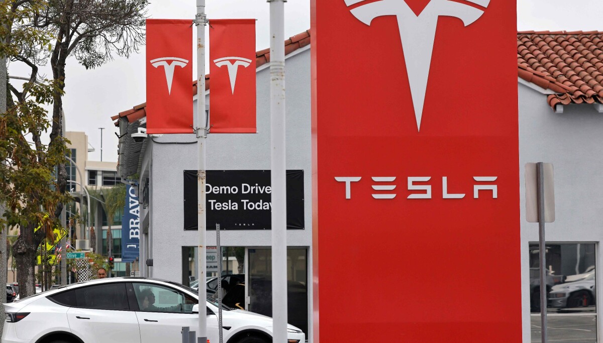 Aging Tesla is pricier than a new one in Korea. Here’s how FSD shakes up Korea’s used car market. Aging Tesla is pricier than a new one in Korea. Here’s how FSD shakes up Korea’s used car market.