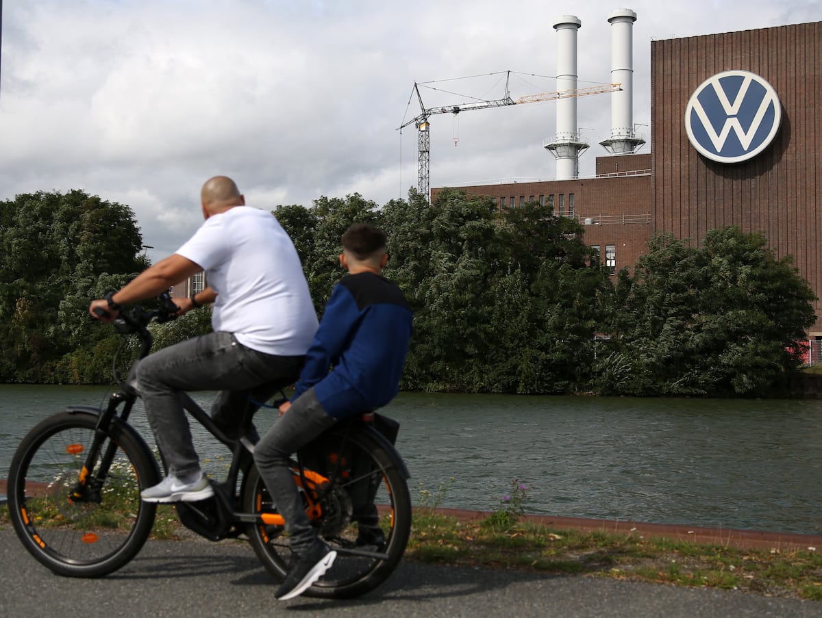 The decline of Volkswagen: The highest‑grossing automaker, but its main rival Toyota earns The decline of Volkswagen: The highest‑grossing automaker, but its main rival Toyota earns