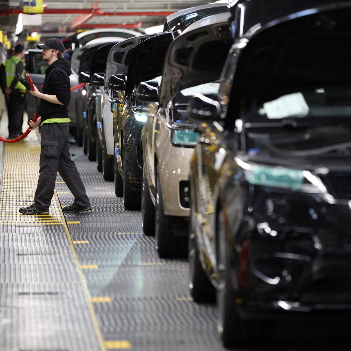 Thousands at Jaguar Land Rover to be offered redundancies after falling profits