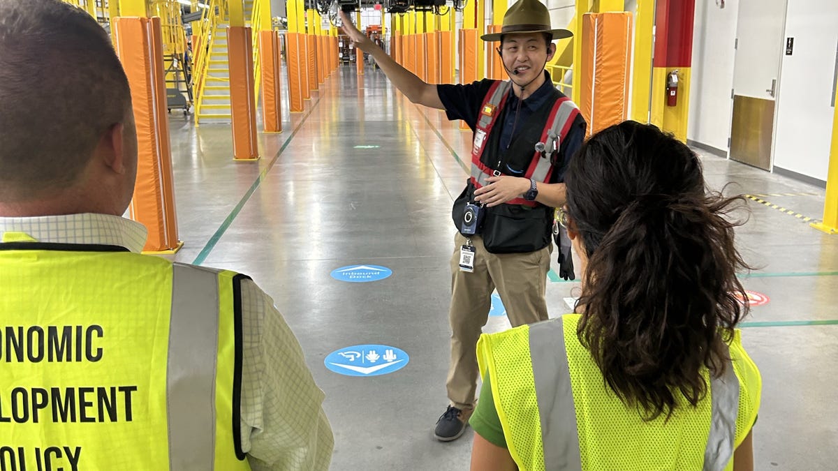 Peek inside Amazon’s 0 million Loveland robotics fulfillment center