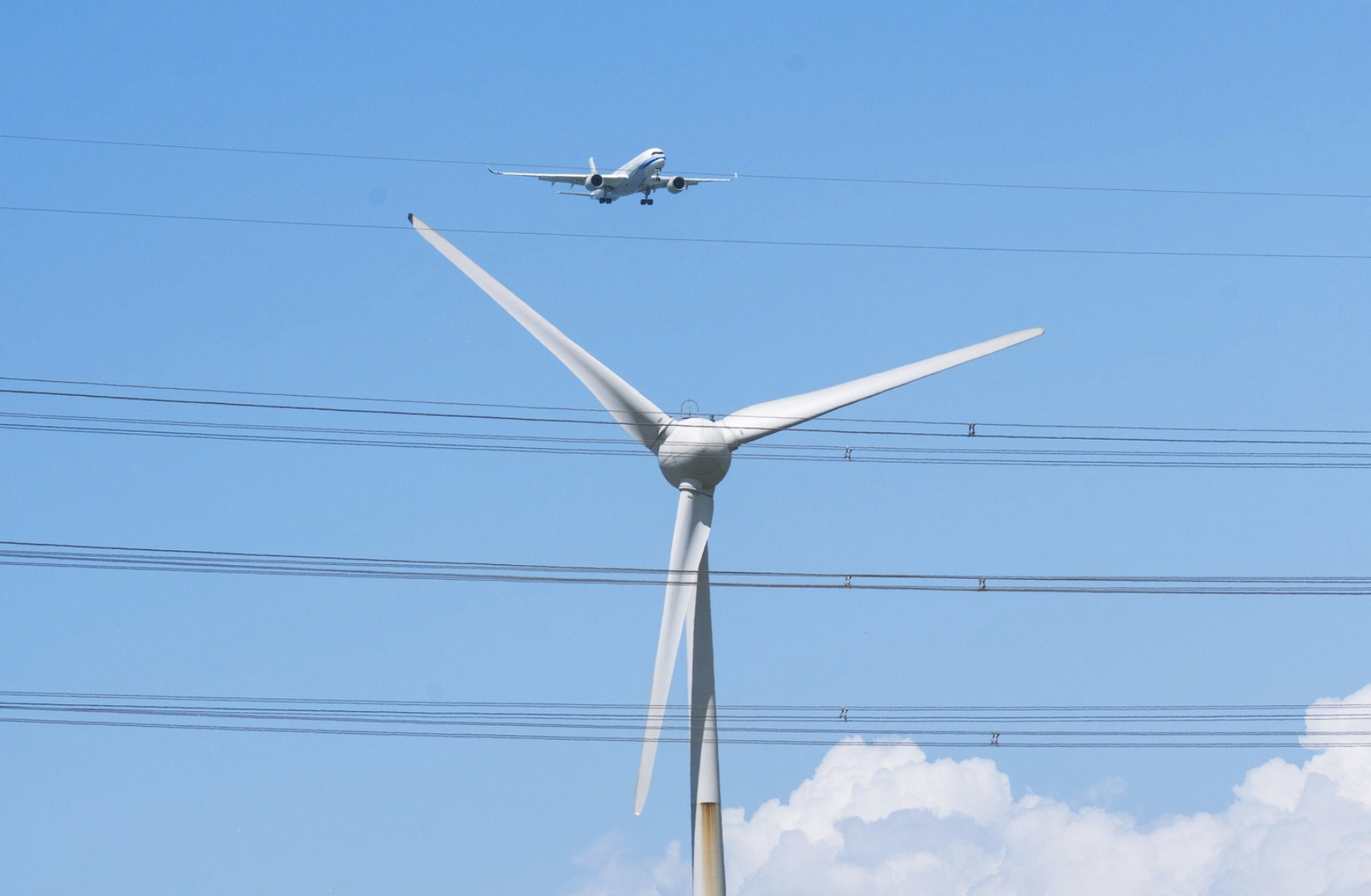Renewable Energy for Airports: A Quiet but Growing Trend Renewable Energy for Airports: A Quiet but Growing Trend