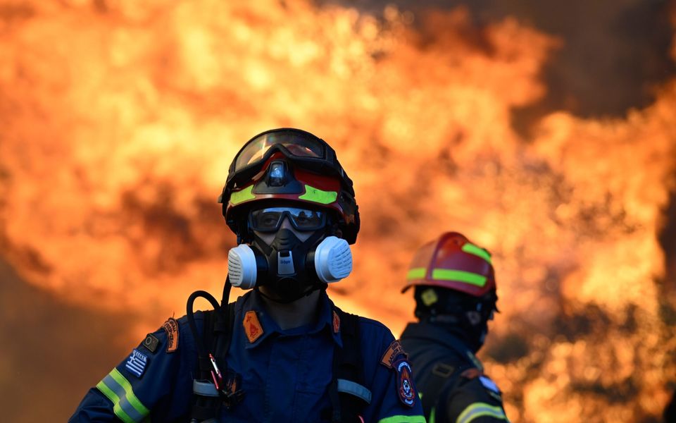 Wildfires, heat waves threaten to undermine air quality, UN weather agency says