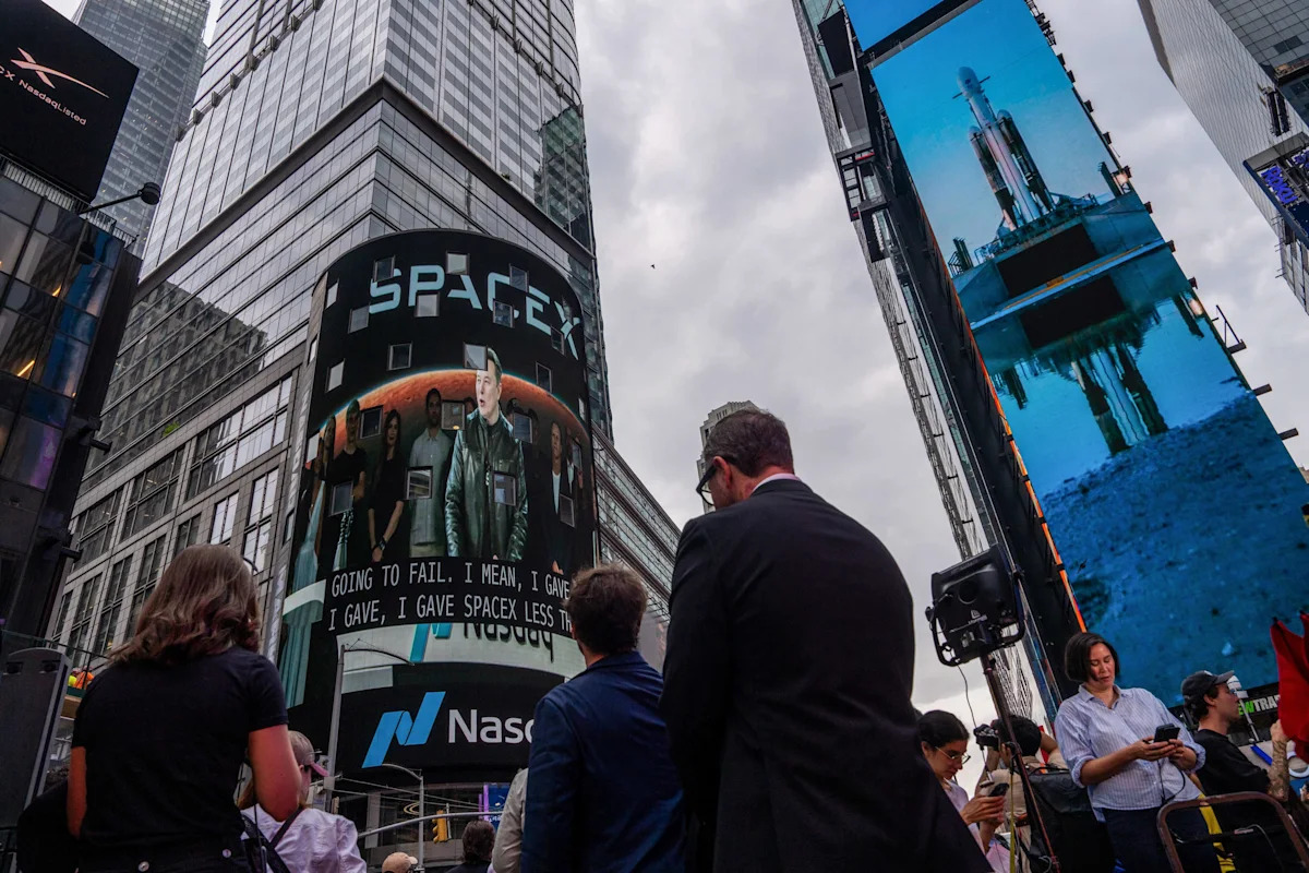SpaceX is now in your 401(k), and Musk is the risk