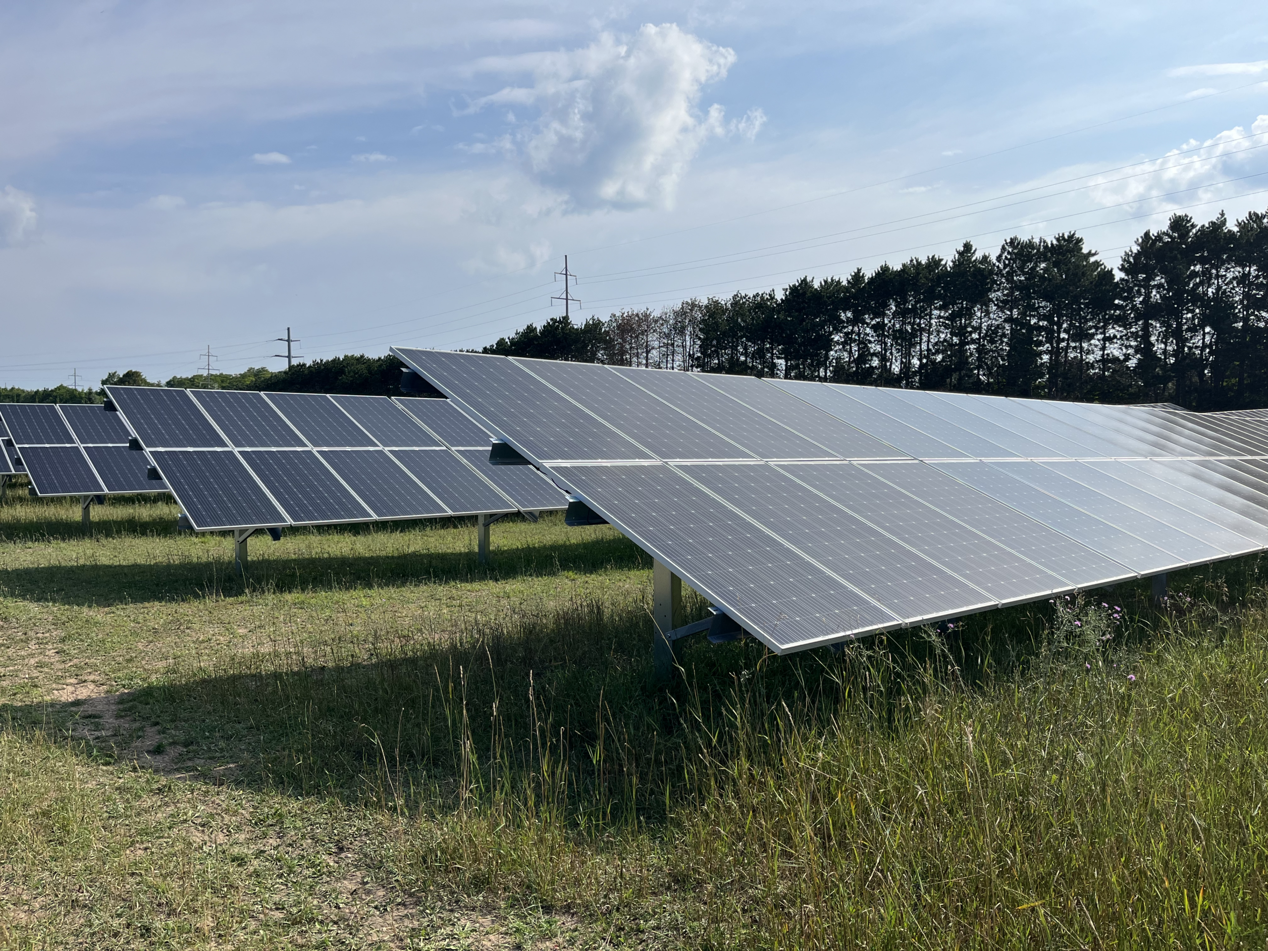 Local officials hire lawyers, respond to large-scale solar plans in northern Michigan Local officials hire lawyers, respond to large-scale solar plans in northern Michigan