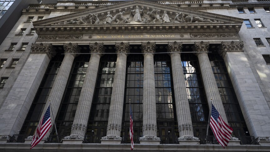 US stock markets close day with gains
